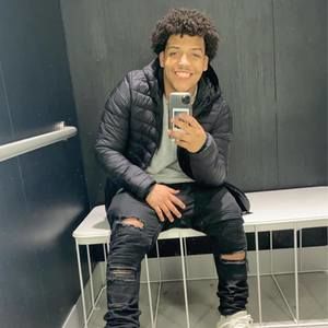 Meet your Posher, Derek